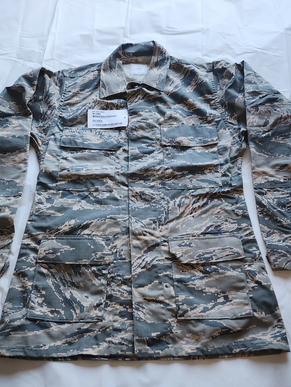 US ARMY Force Utility Camouflage Pattern Coat Men's Size 34L New!!!!..